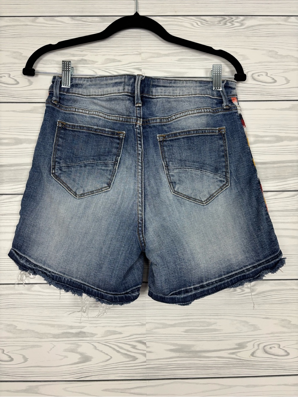Driftwood Lulu Cherrill embroidered side stripe raw hem denim shorts size 26 - Picture 9 of 11